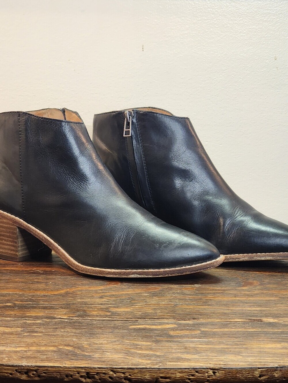 Madewell Black Leather Ankle Boots Size 8 Buttery Soft Stacked Heel Pointed Toe